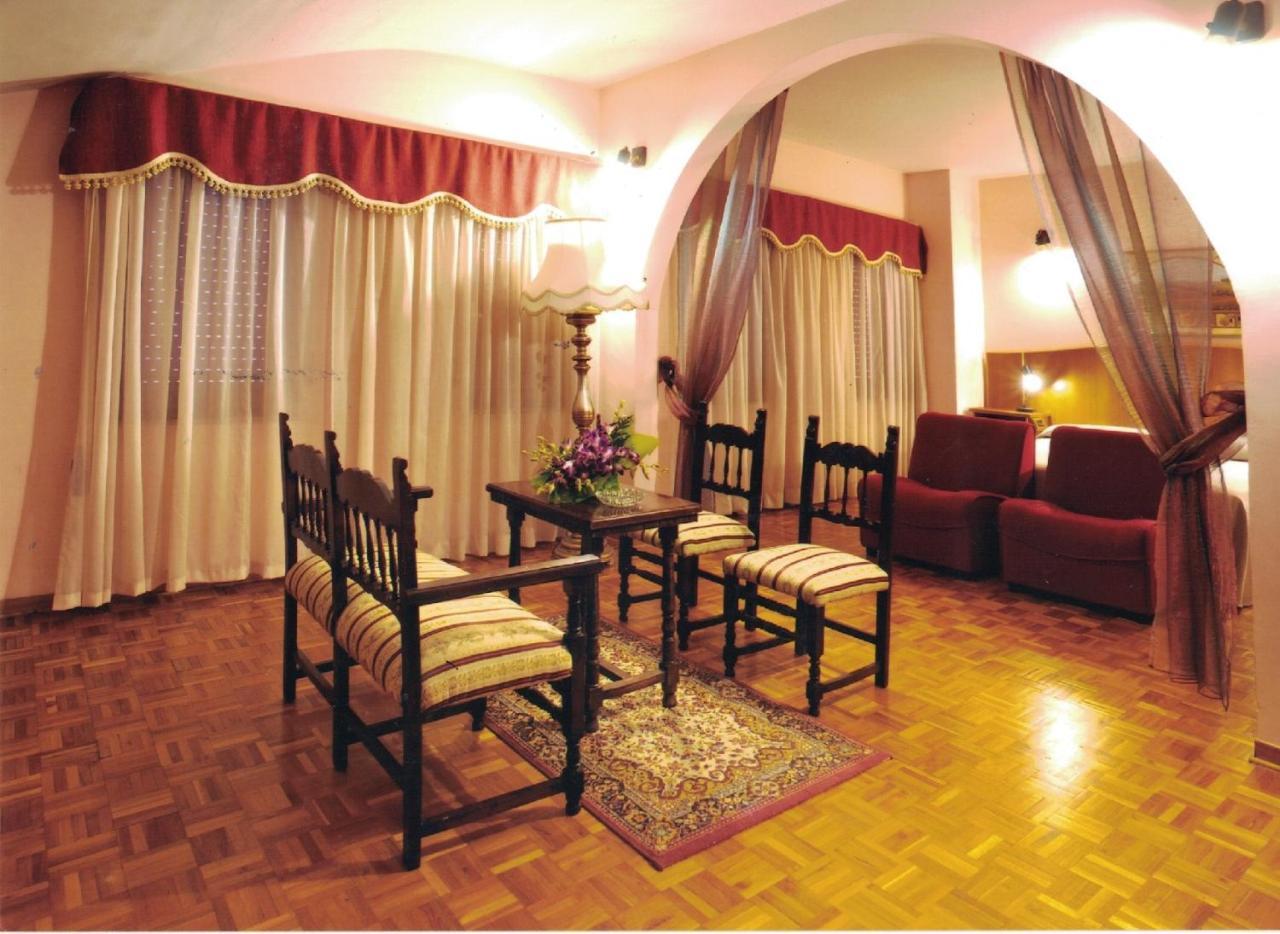 Albergo La Perla Civitella Roveto Exterior foto
